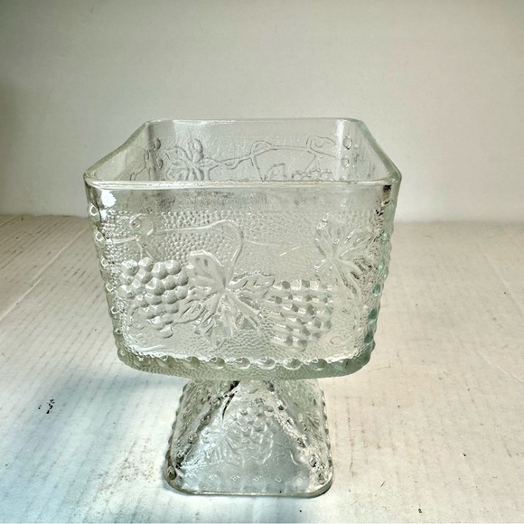 Indiana Glass Clear Raised Harvest Grape Design Square Pedestal Candy Dish - Picture 6 of 12